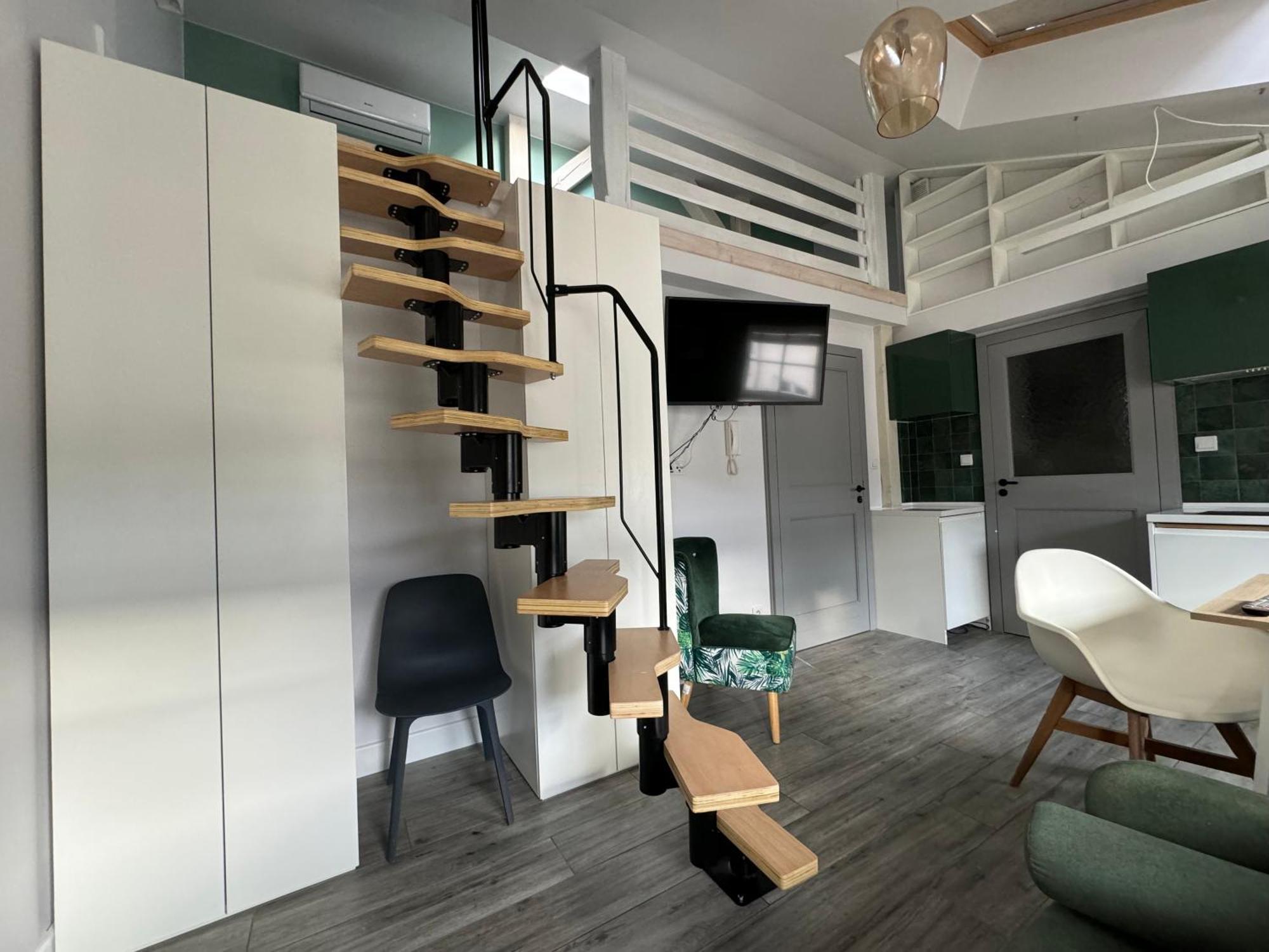 Forest Nook Main Square Loft — Photos 1
